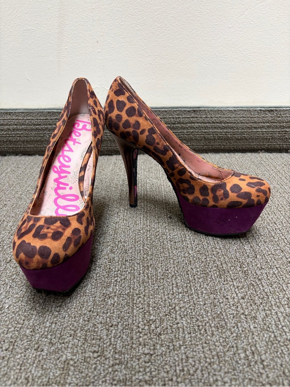 Betsey Johnson Leopard Print Pumps with Purple Platform size 8